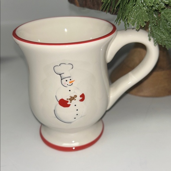 Williams-Sonoma Festive Snowman Mugs Set of 4 - Picture 5 of 7